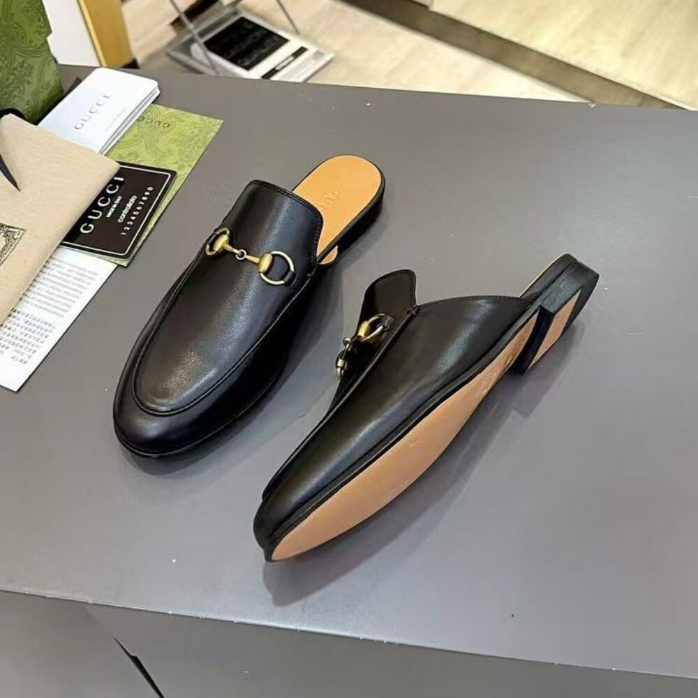 Gucci Women's Princetown Black Leather Mules Gold Horsebit slip on - Picture 3 of 8